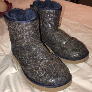 (LAST CHANCE) blue/ gold uggs